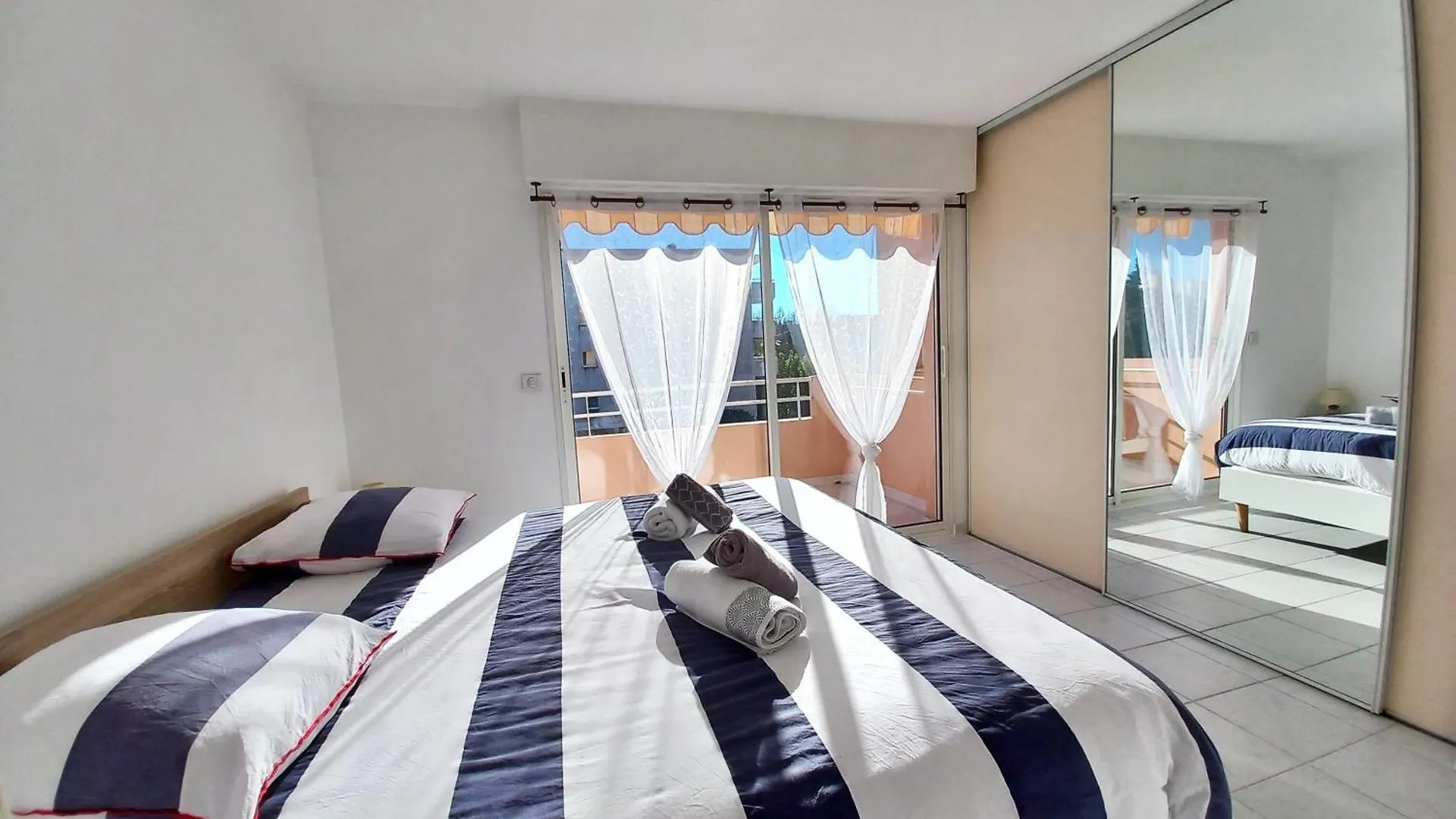Appartement T4 92M2 Pour 6 Pers A 400M De La Plage Frejus 0*,  France